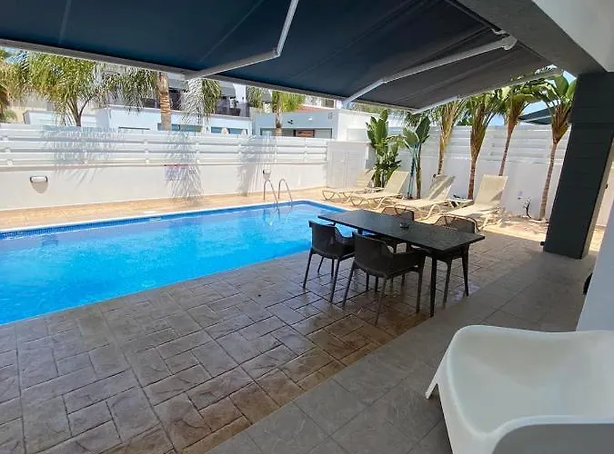 Diana - 200 Meters From Kapparis, Fireman's Prázdninový dům Paralimni