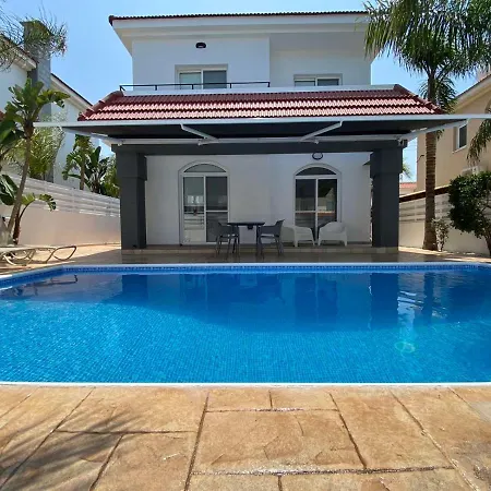 Diana - 200 Meters From Kapparis, Fireman's Παραλίμνι