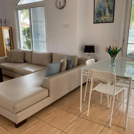 Diana - 200 Meters From Kapparis, Fireman's Παραλίμνι