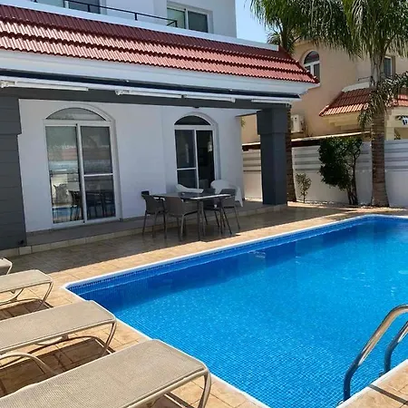 Diana - 200 Meters From Kapparis, Fireman's Παραλίμνι