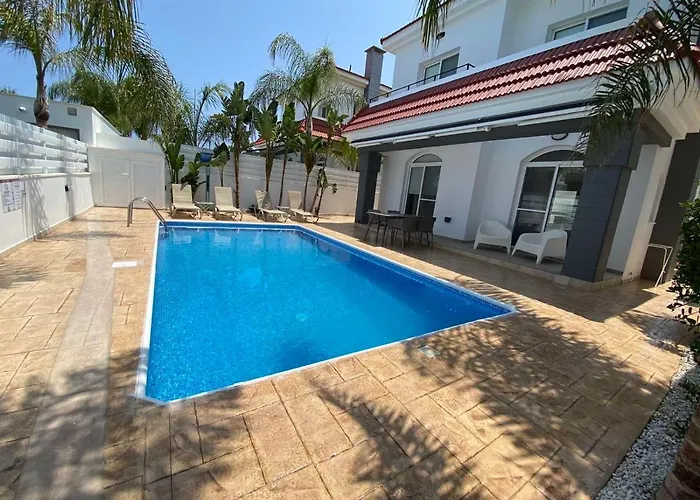 Diana - 200 Meters From Kapparis, Fireman's Case de vacanță